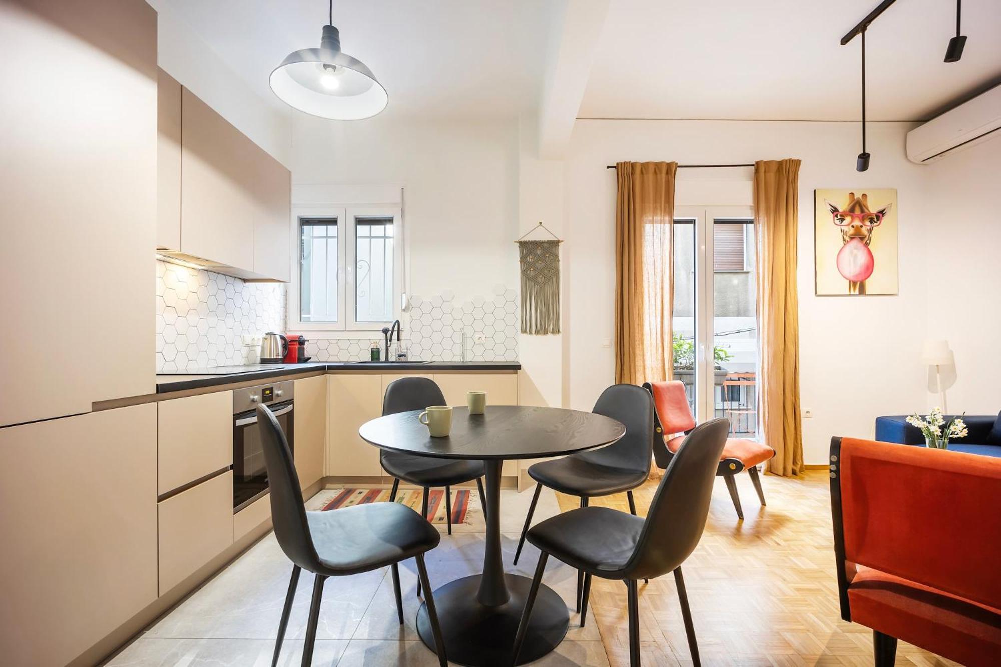 O&O Group - Eclectic Chic Thissio Apartment Афины Экстерьер фото