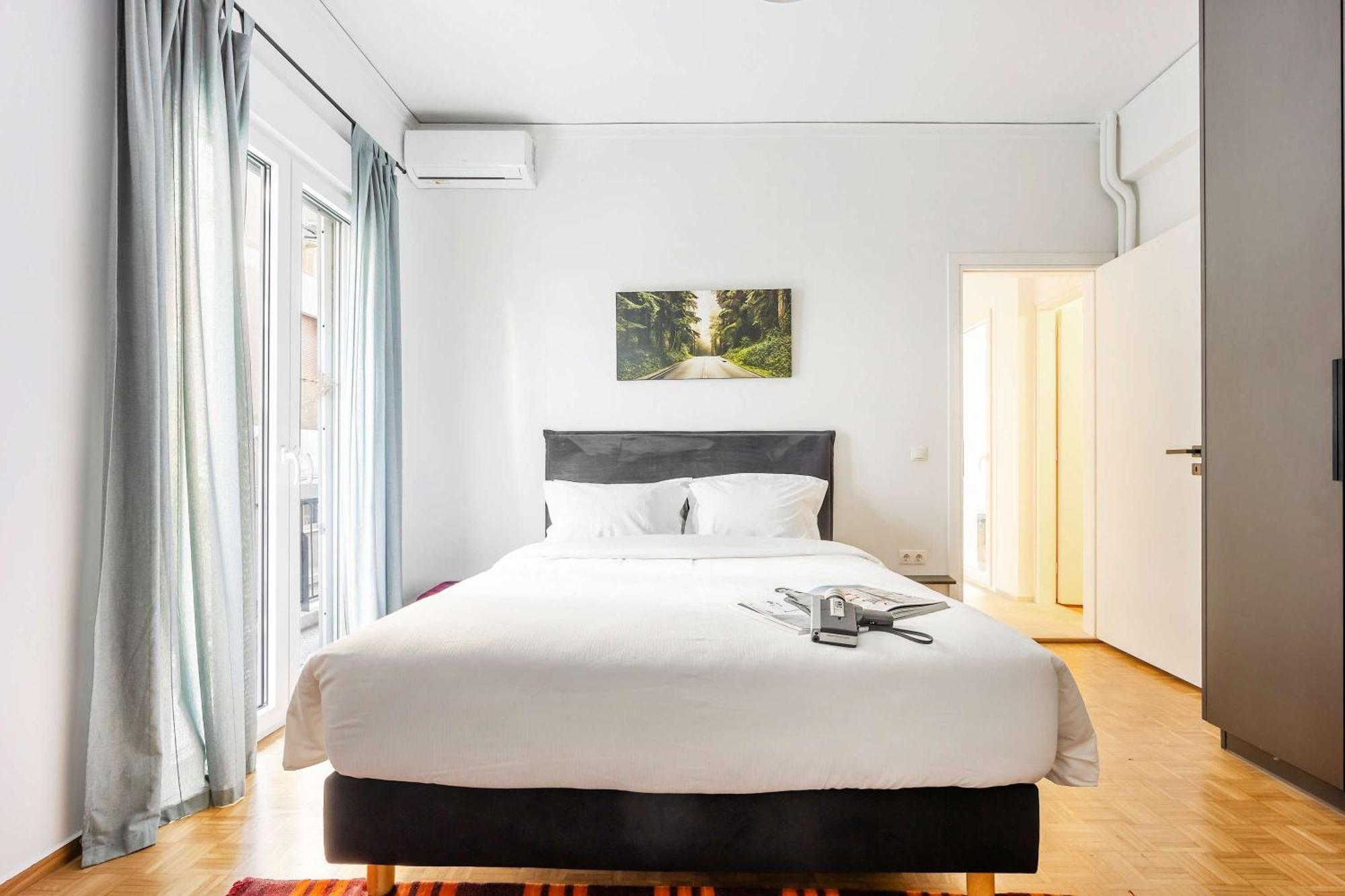 O&O Group - Eclectic Chic Thissio Apartment Афины Экстерьер фото
